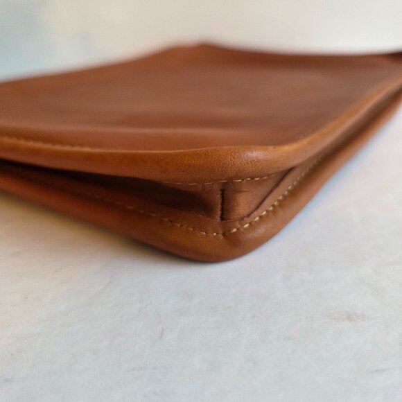 EUC NYC Vintage Coach Slim Clutch Large (#9555) in British Tan - Picture 7 of 11